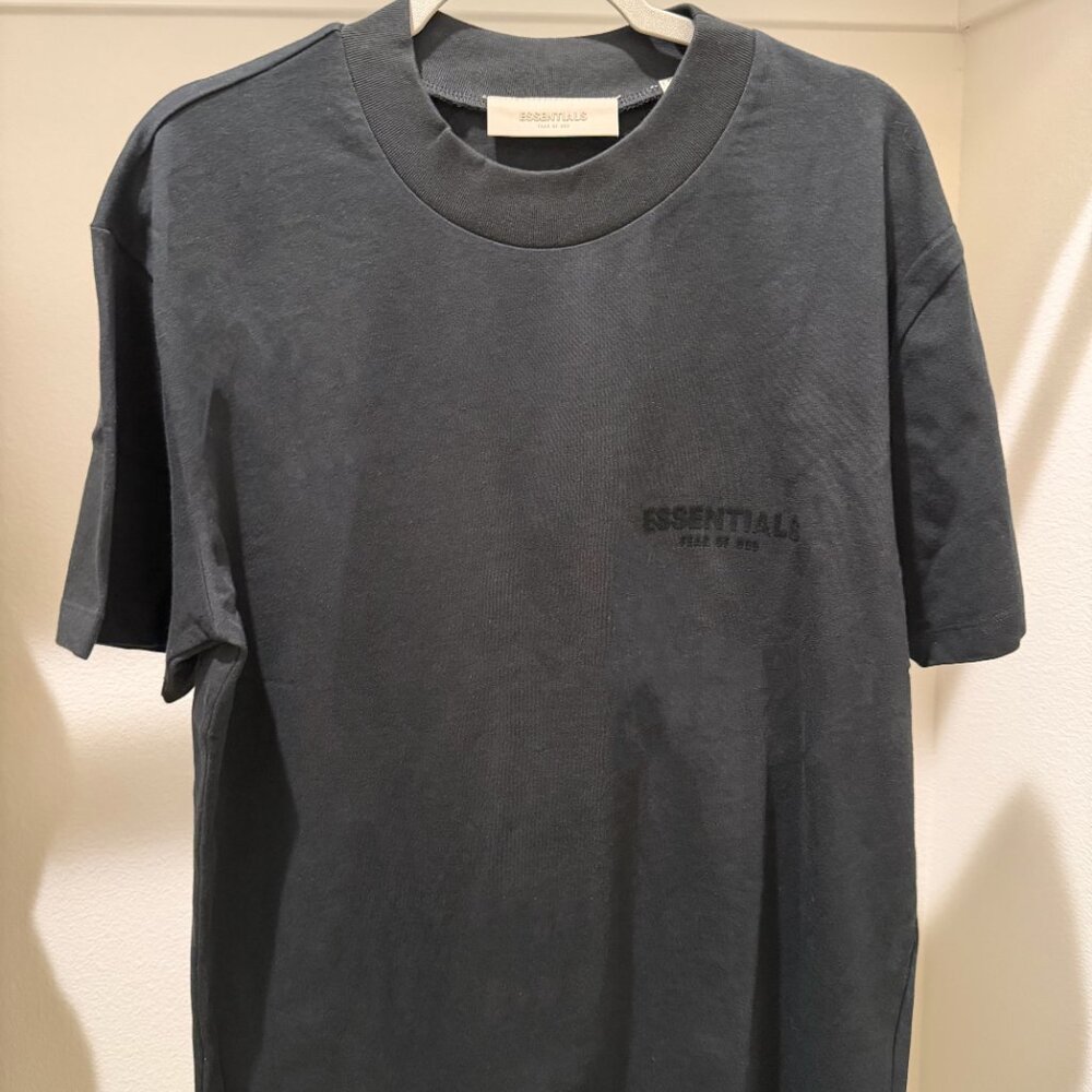 Combo Set Fear of God Essentials Black T-shirt & Shorts BNWT Authentic ✅ - Picture 2 of 10